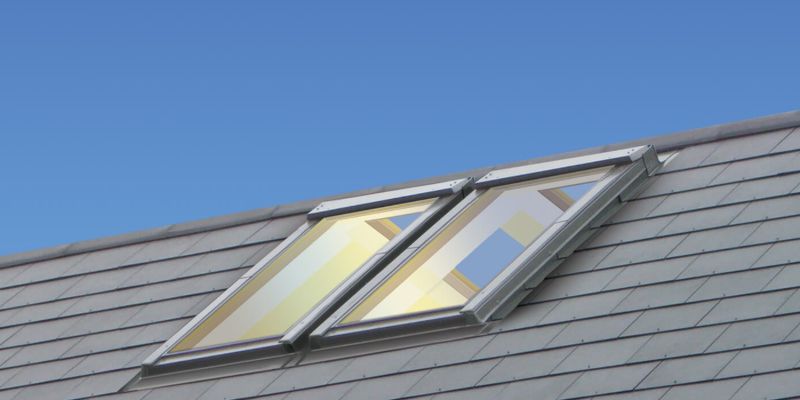 Un velux ou fenêtre de toit, posée par Les Compagnons, couvreurs à Clamart, assure confort et luminosité à vos pièces